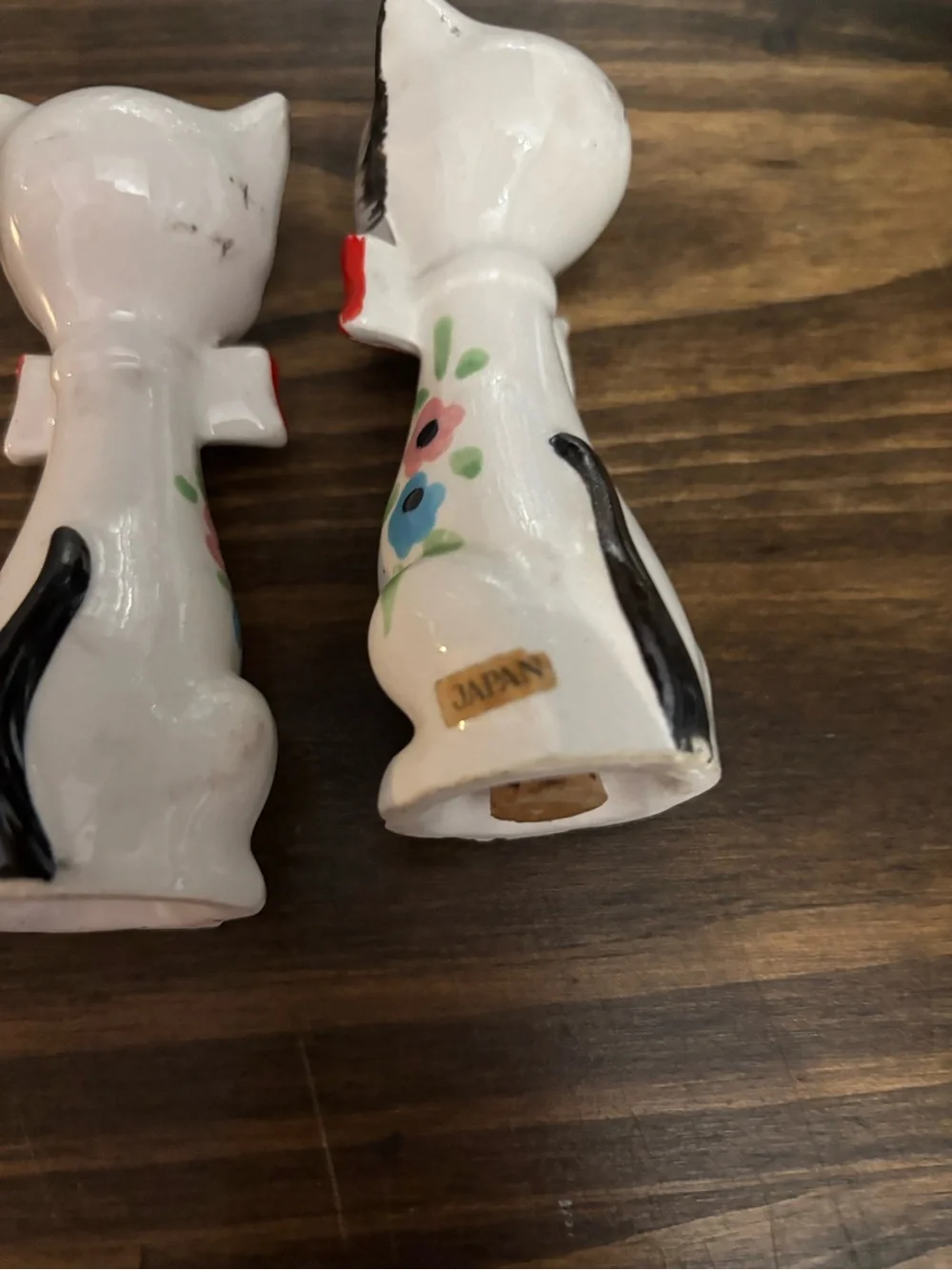 VintageWhite Ceramic Cat Salt & Pepper Shakers with Red Bows made in Japan